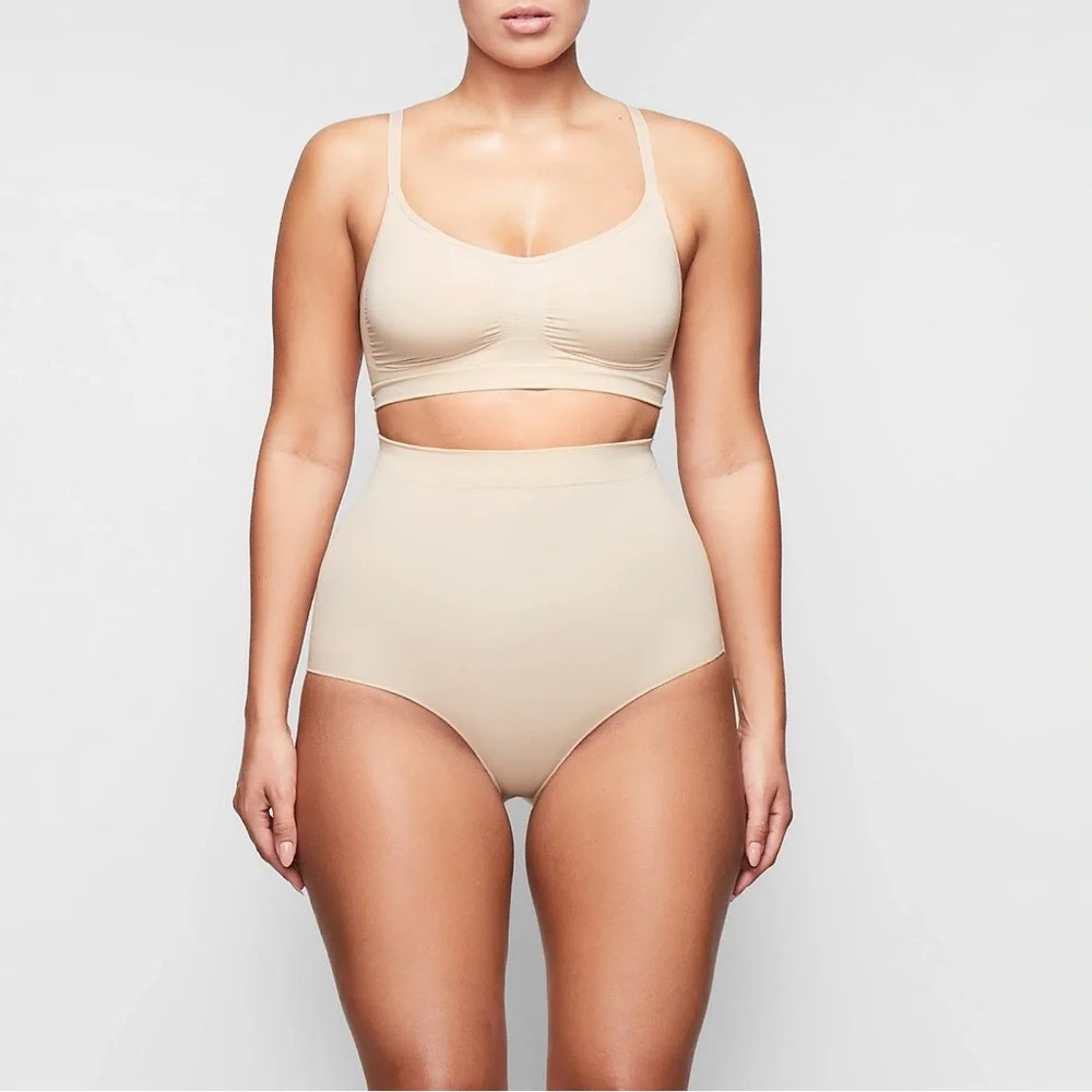 SKIMS Seamless Sculpt Bralette in Clay Nude S/M- Still Full Price